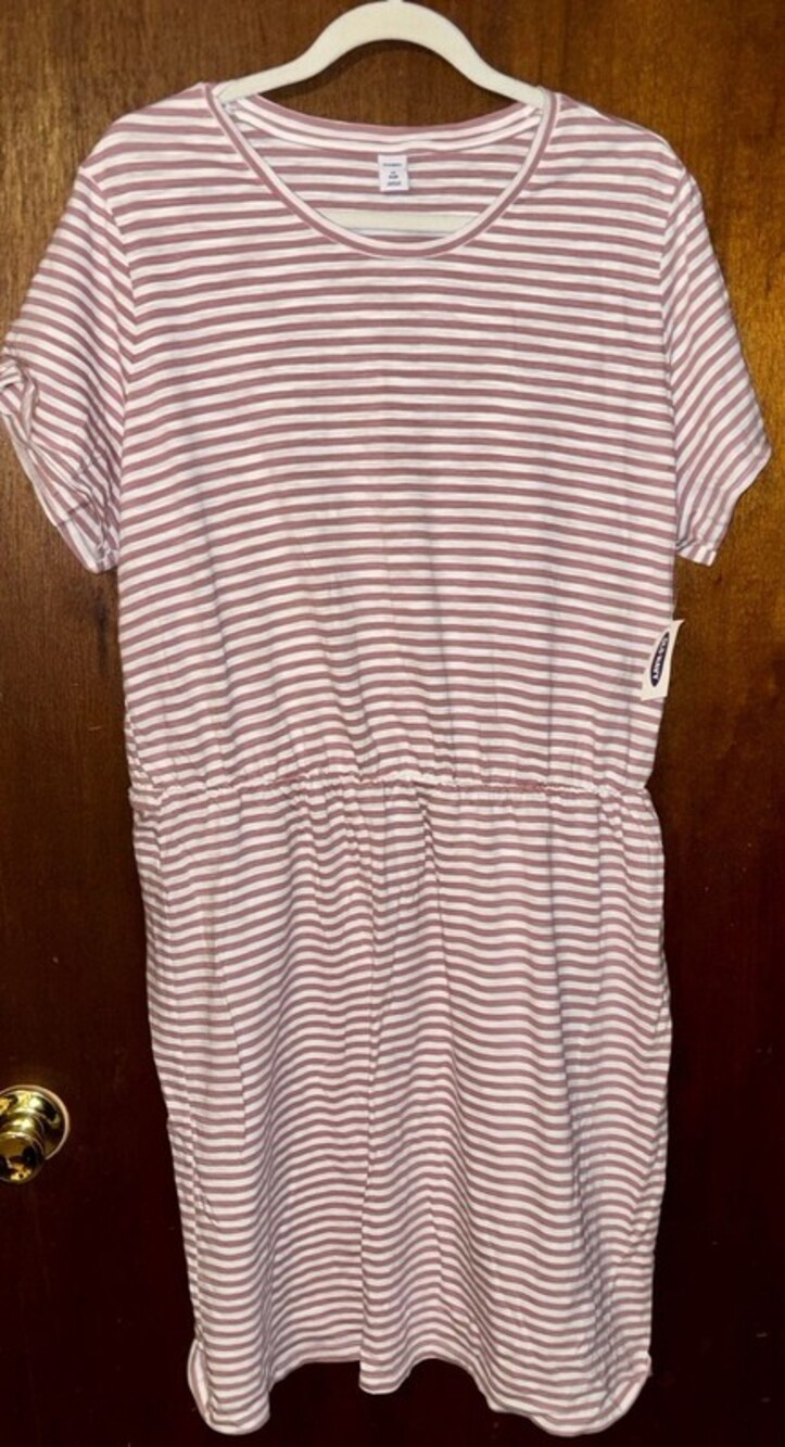 Old Navy Striped Waist-Defined T-Shirt Dress, Size 1X Plus